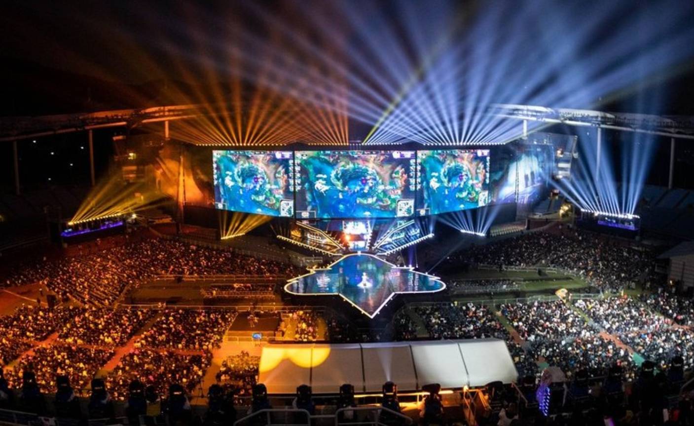 英雄联盟手游破晓杯：中国两支战队会师决赛